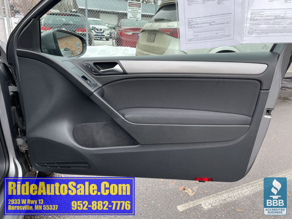 2010 Volkswagen Golf Image 12