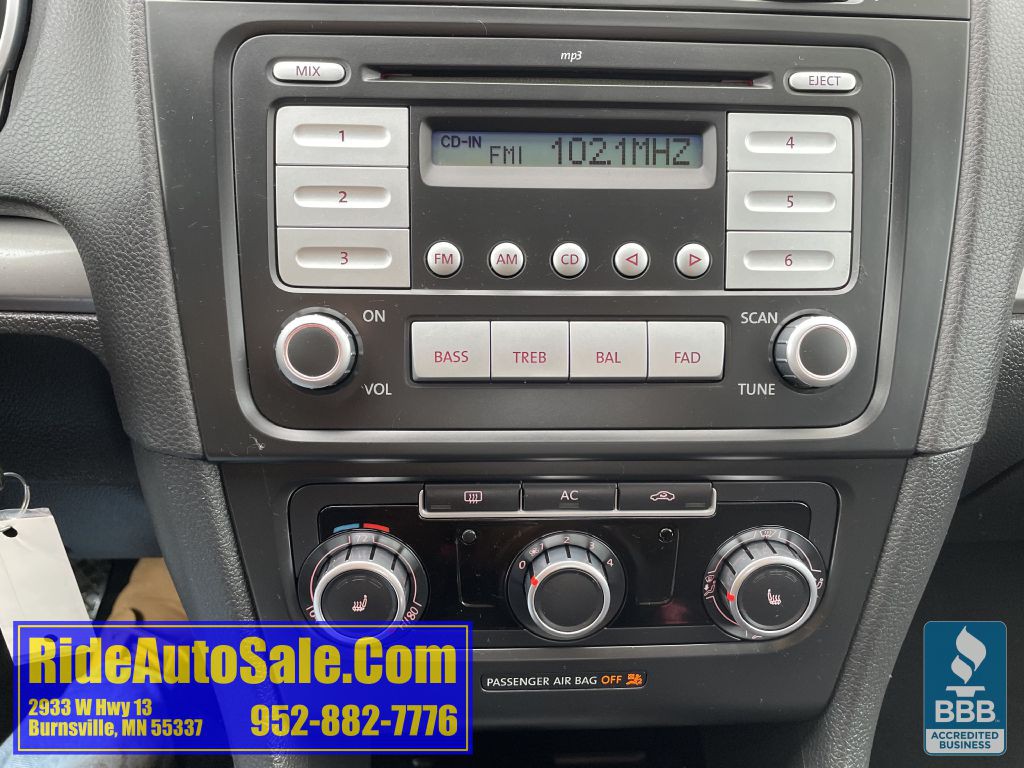 2010 Volkswagen Golf Image 16