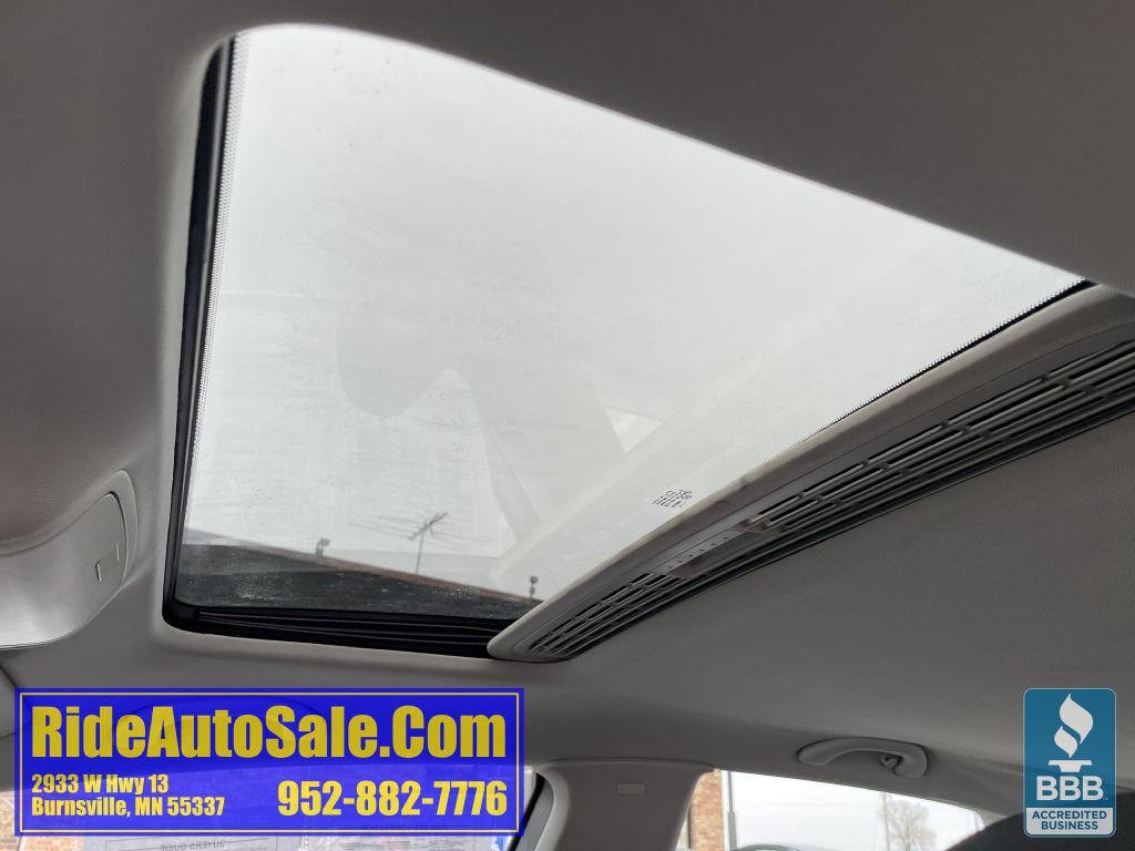 2010 Volkswagen Golf Image 30