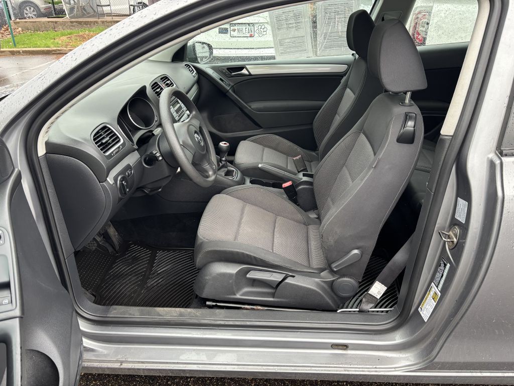 2010 Volkswagen Golf Image 10