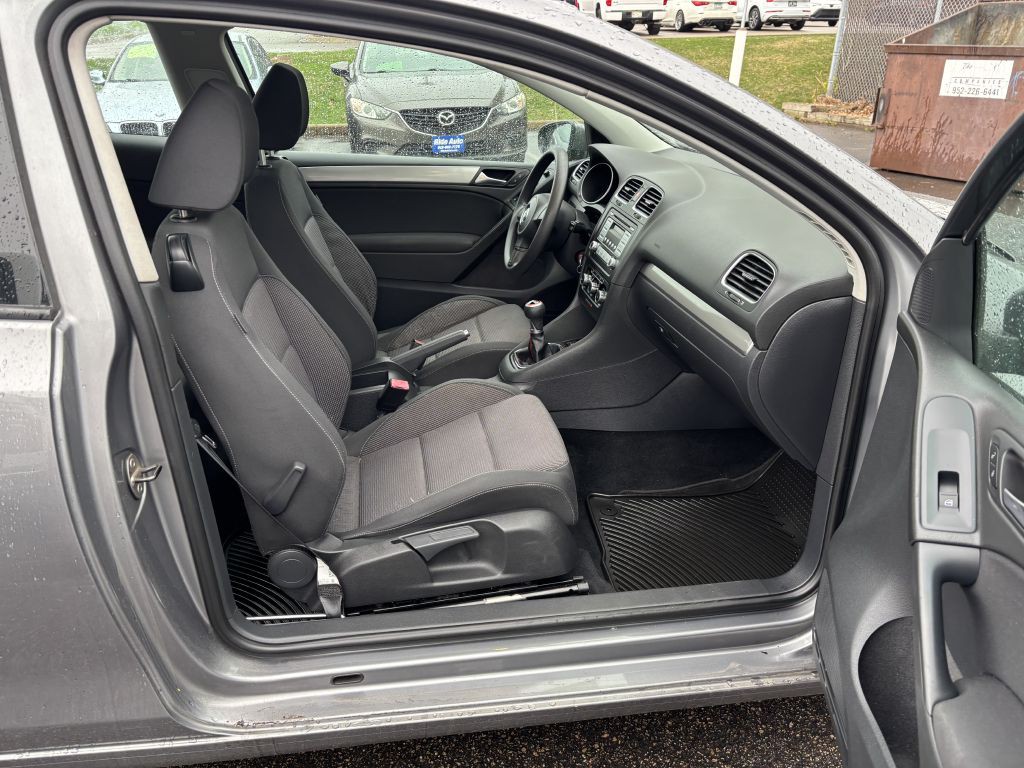 2010 Volkswagen Golf Image 13