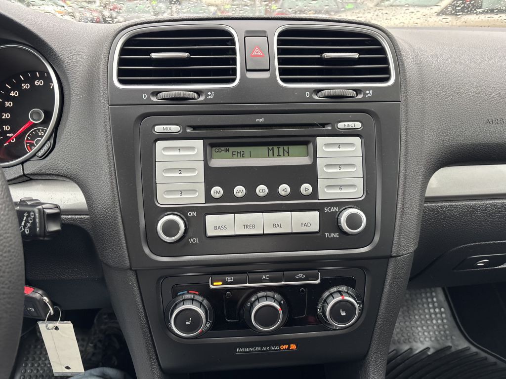 2010 Volkswagen Golf Image 16
