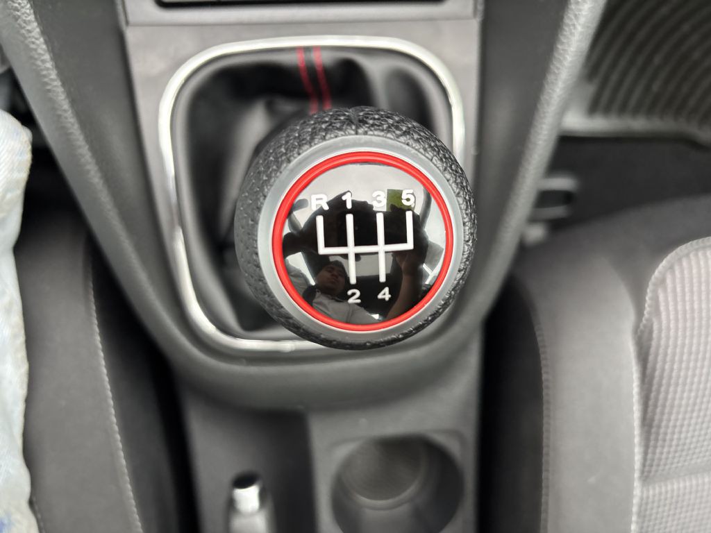 2010 Volkswagen Golf Image 17