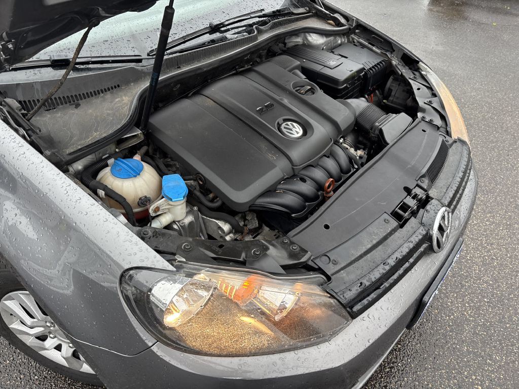2010 Volkswagen Golf Image 19