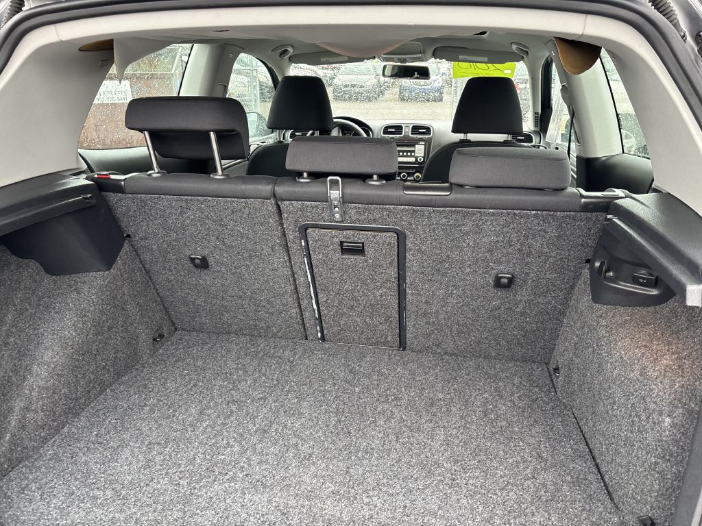2010 Volkswagen Golf Image 26