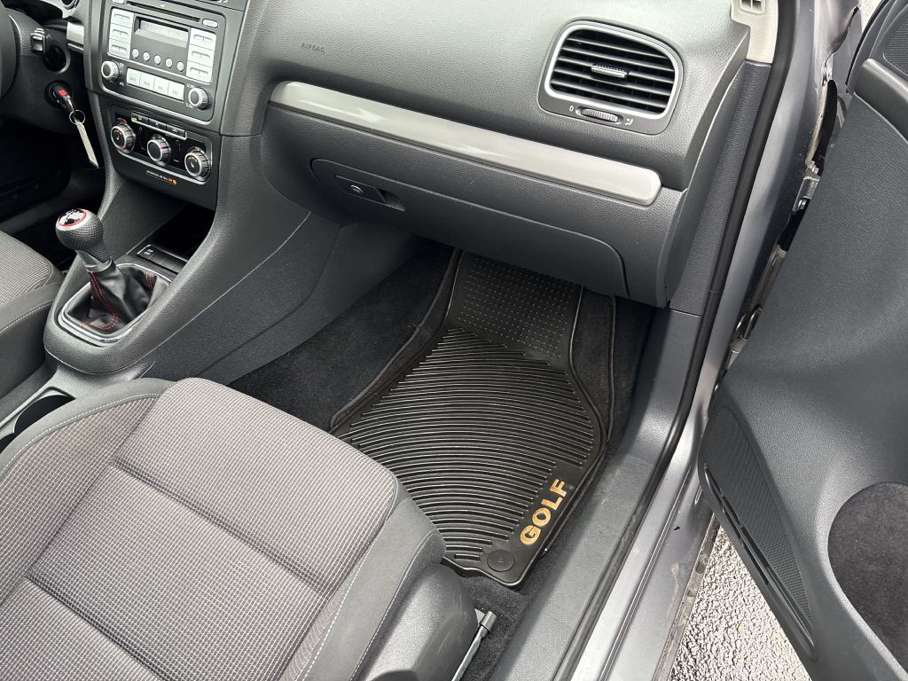 2010 Volkswagen Golf Image 31