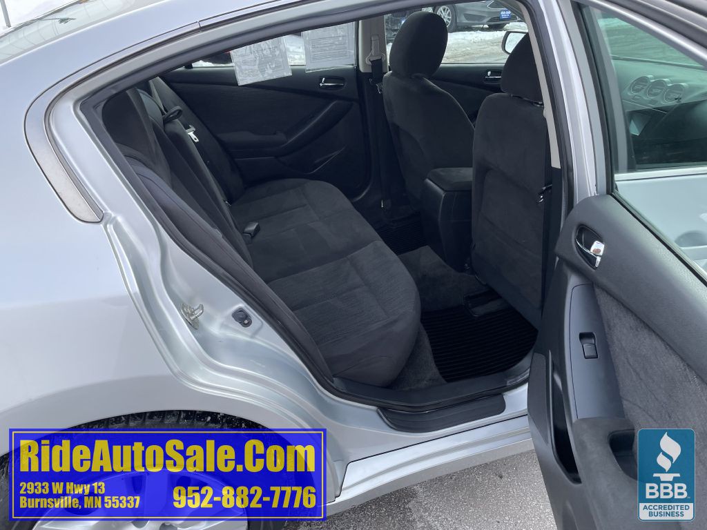 2012 Nissan Altima Image 16