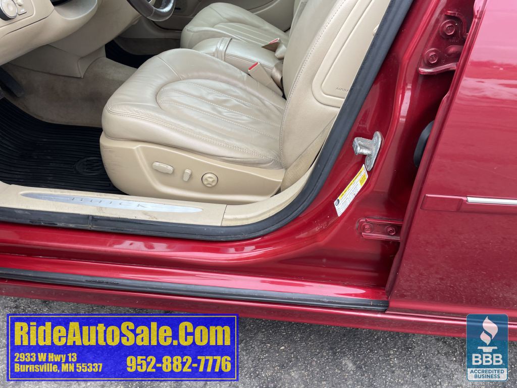 2010 Buick Lucerne Image 24