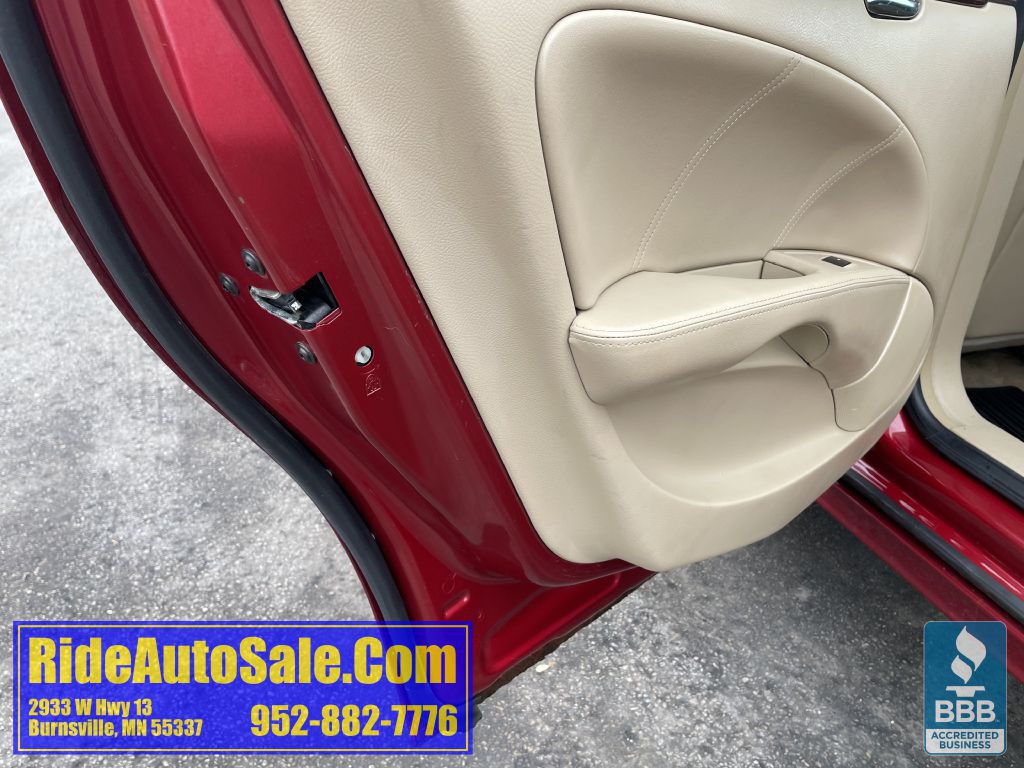 2010 Buick Lucerne Image 28