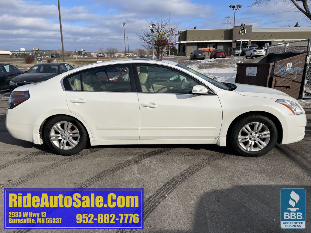 2010 Nissan Altima Image 4