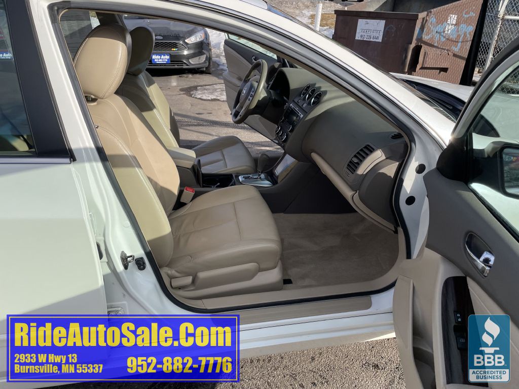 2010 Nissan Altima Image 14