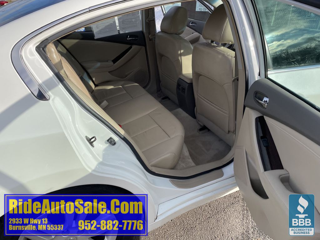 2010 Nissan Altima Image 16