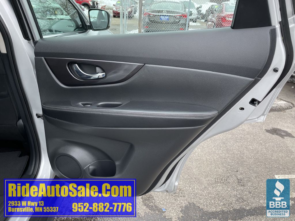 2018 Nissan Rogue Image 15