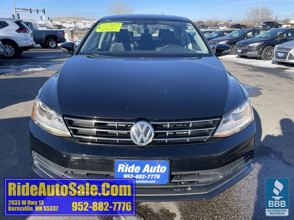 2018 Volkswagen Jetta Image 2