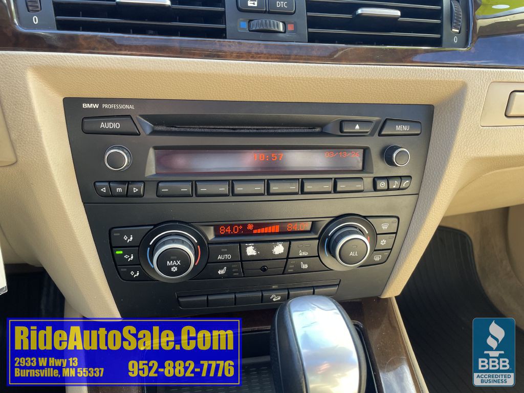 2011 BMW 3 Series Image 19