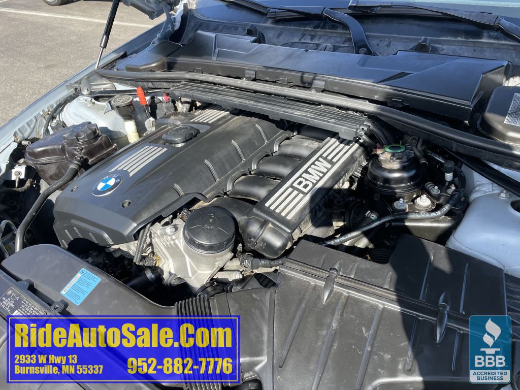 2011 BMW 3 Series Image 22