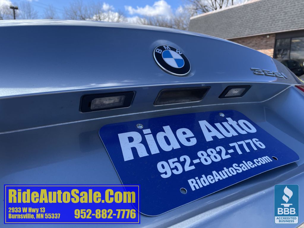 2011 BMW 3 Series Image 26