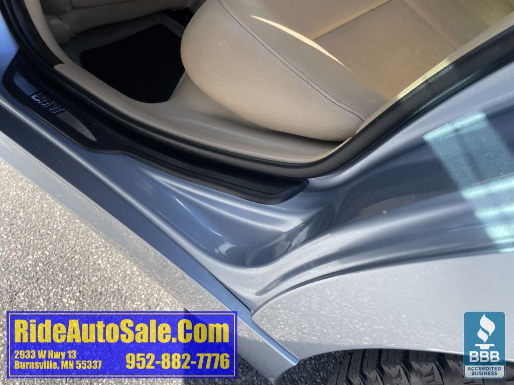 2011 BMW 3 Series Image 27