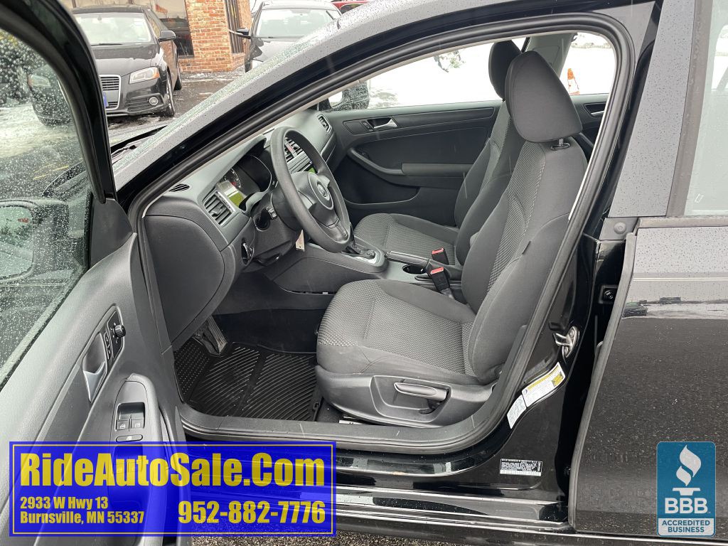 2012 Volkswagen Jetta Image 10