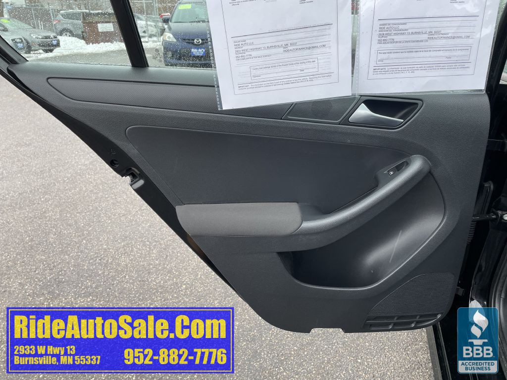 2012 Volkswagen Jetta Image 11