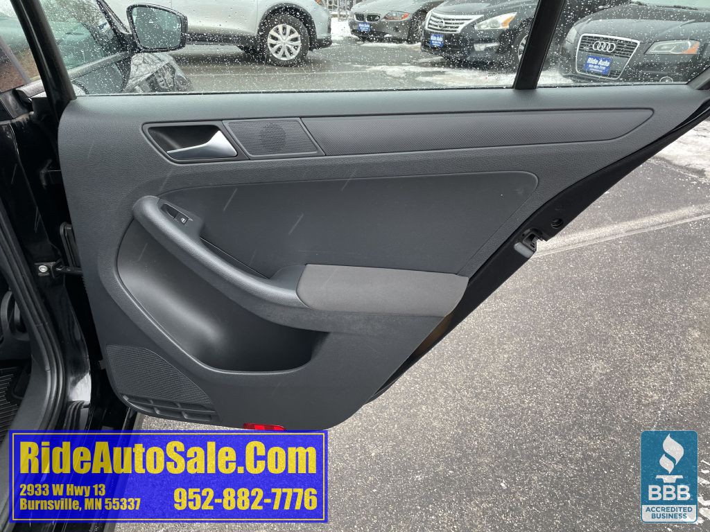 2012 Volkswagen Jetta Image 15