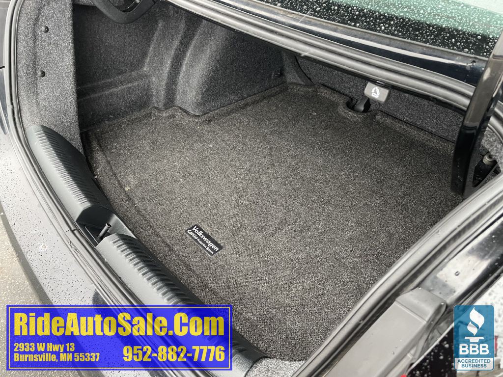 2012 Volkswagen Jetta Image 25