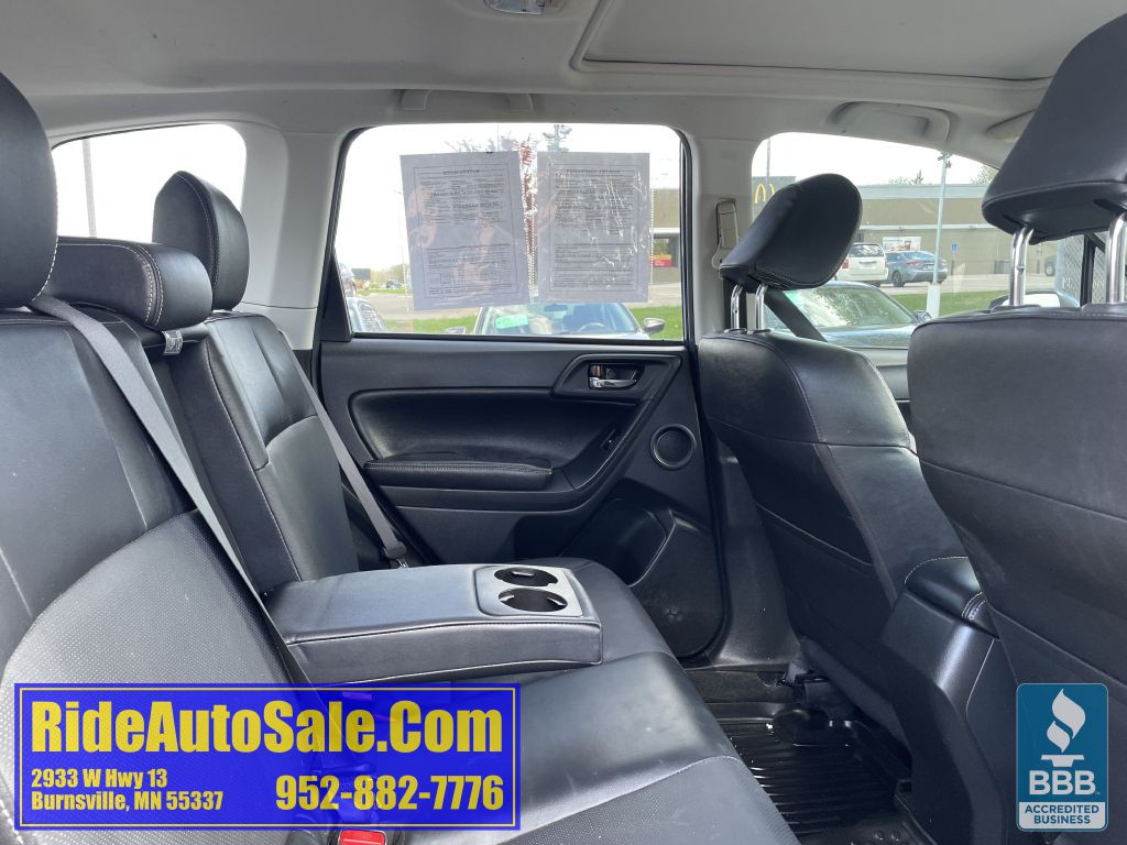 2014 Subaru Forester Image 16