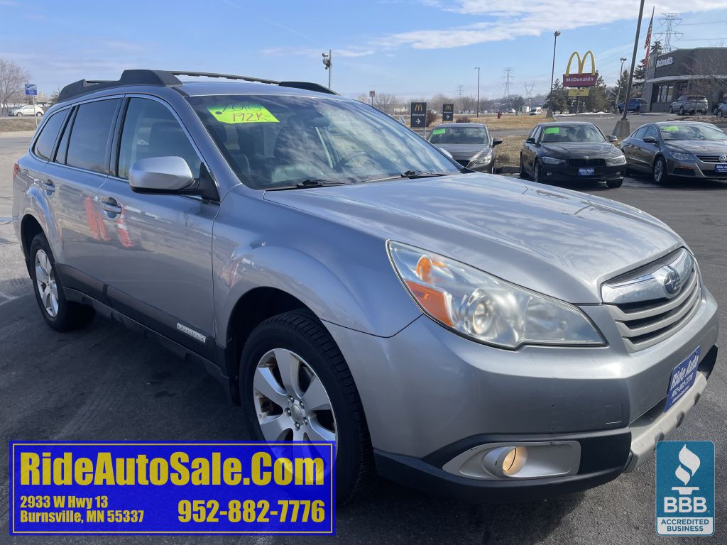 2010 Subaru Outback Image 3