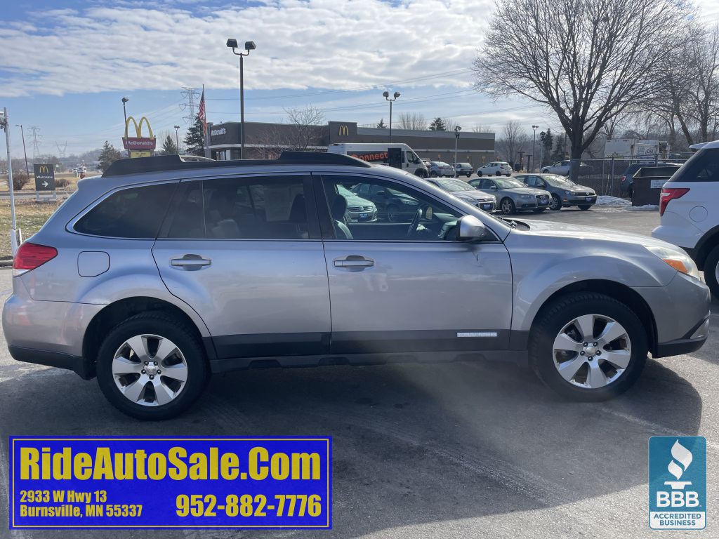 2010 Subaru Outback Image 4