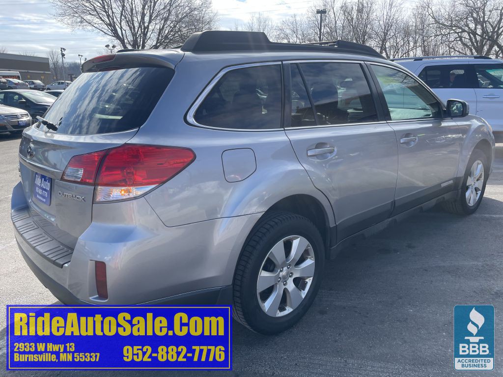 2010 Subaru Outback Image 5