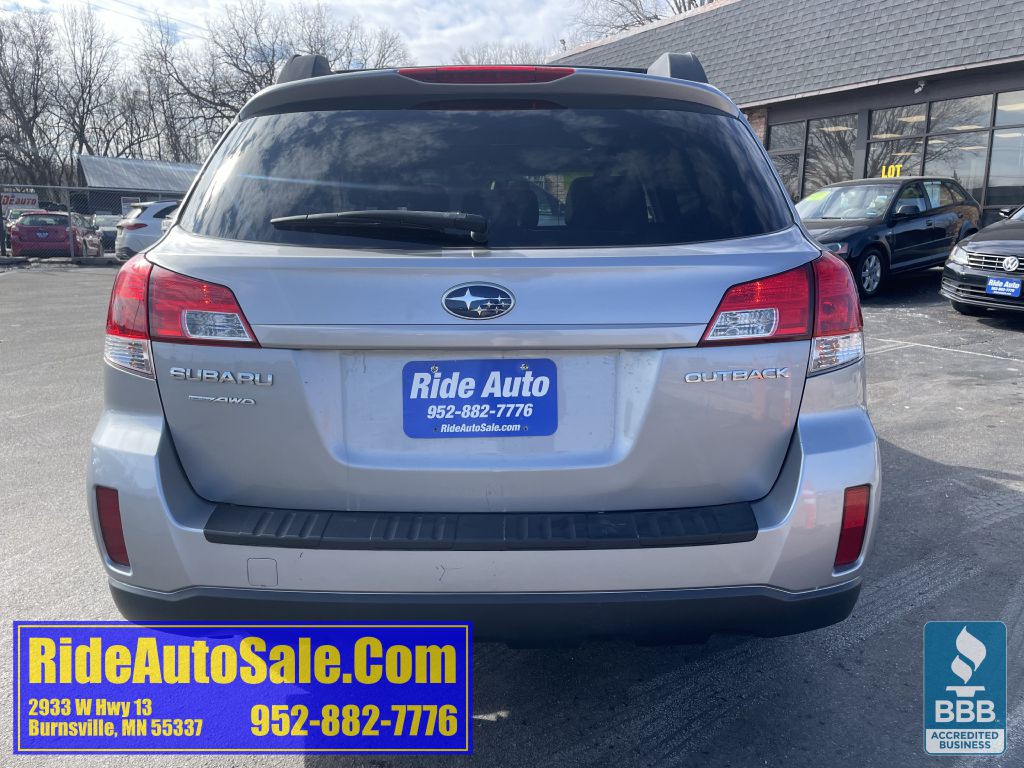 2010 Subaru Outback Image 6