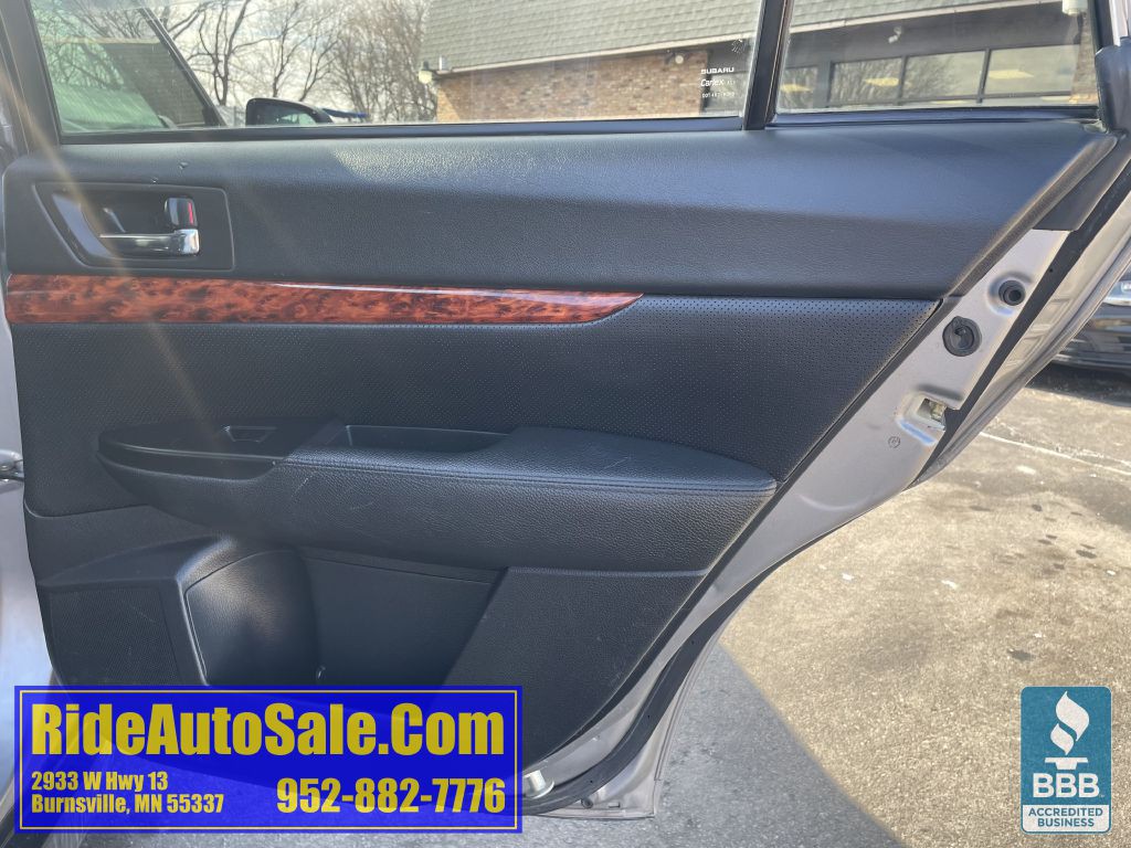 2010 Subaru Outback Image 15