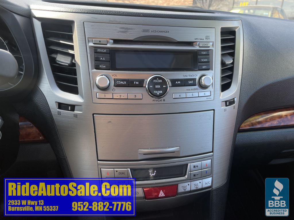 2010 Subaru Outback Image 19