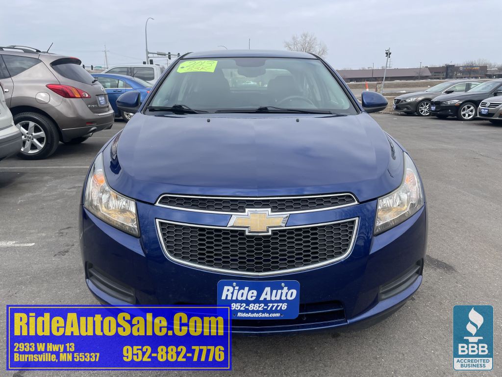 2013 Chevrolet Cruze Image 2