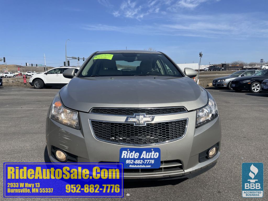 2014 Chevrolet Cruze Image 2