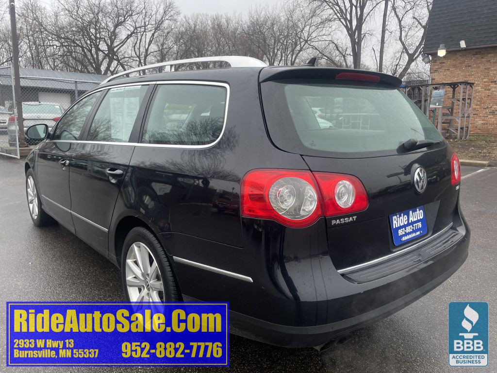 2010 Volkswagen Passat Image 7