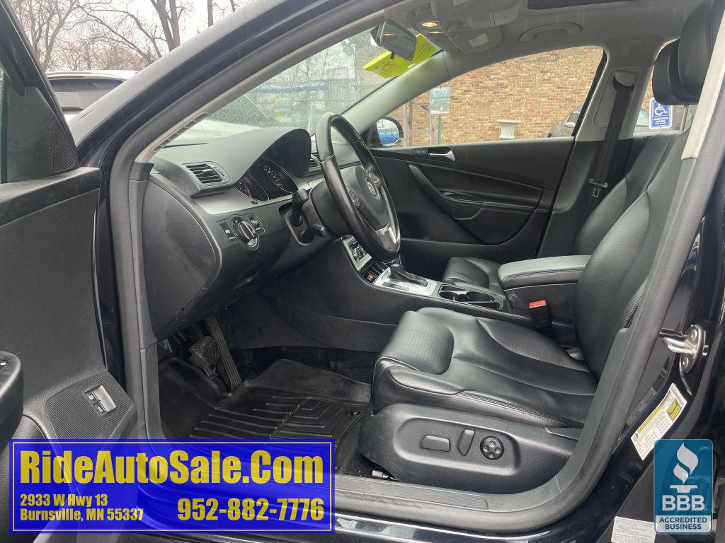 2010 Volkswagen Passat Image 10