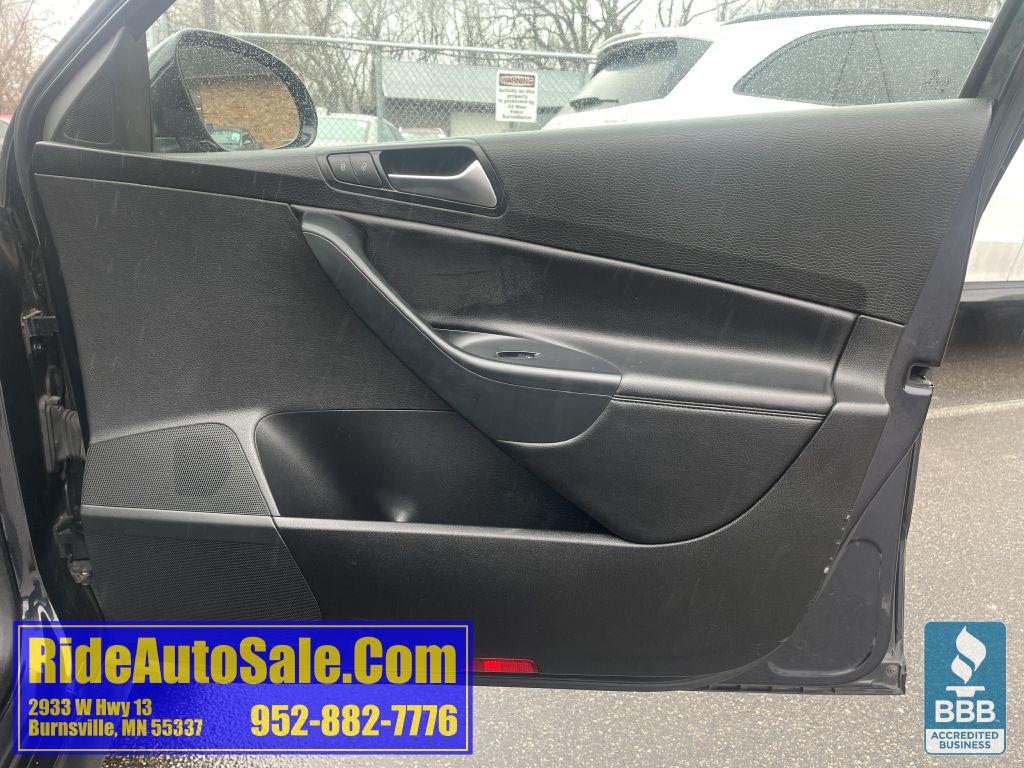 2010 Volkswagen Passat Image 13