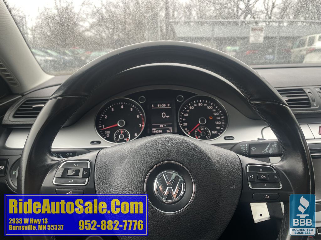 2010 Volkswagen Passat Image 17