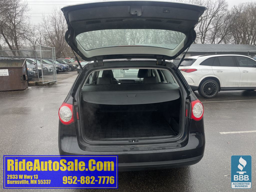 2010 Volkswagen Passat Image 21