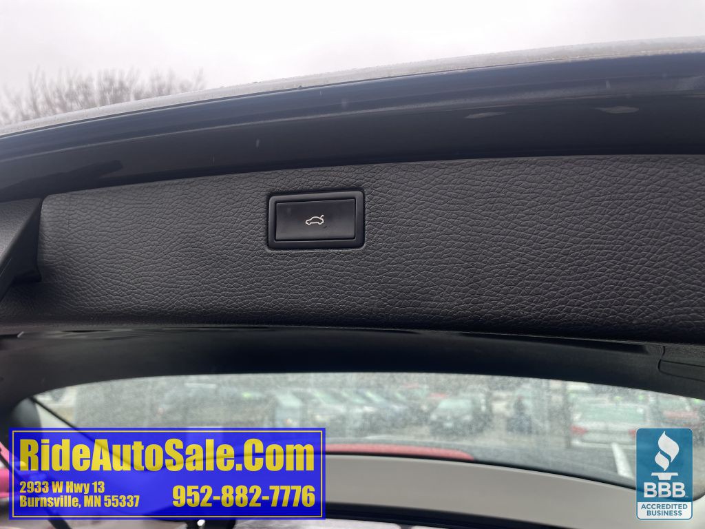 2010 Volkswagen Passat Image 23