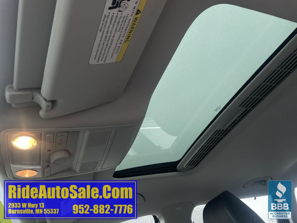 2010 Volkswagen Passat Image 25