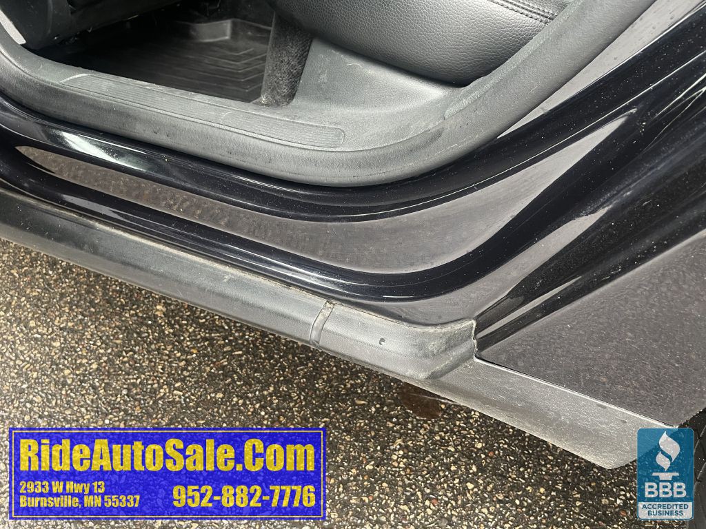 2010 Volkswagen Passat Image 28