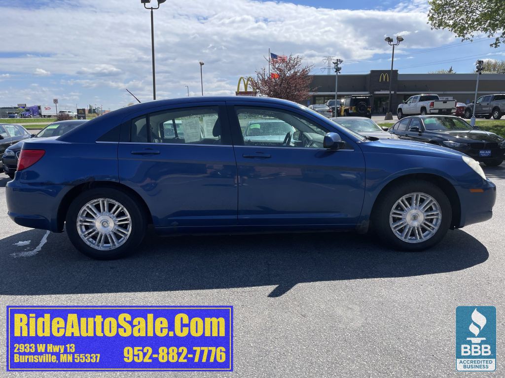 2009 Chrysler Sebring Image 4