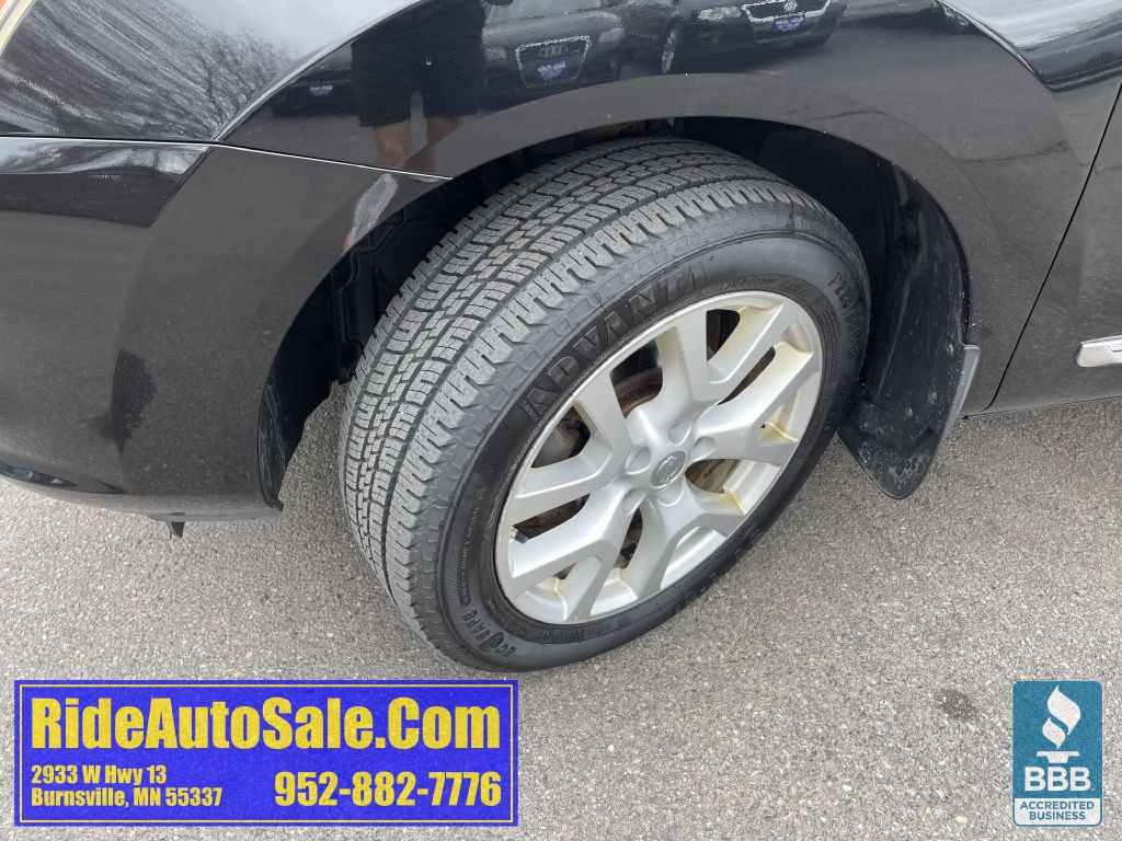 2011 Nissan Rogue Image 24