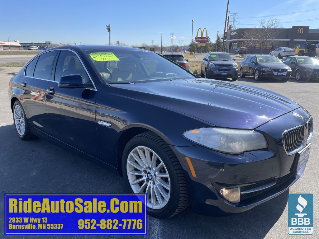 2013 BMW 5 Series Image 3