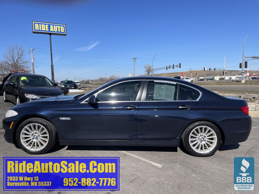 2013 BMW 5 Series Image 8