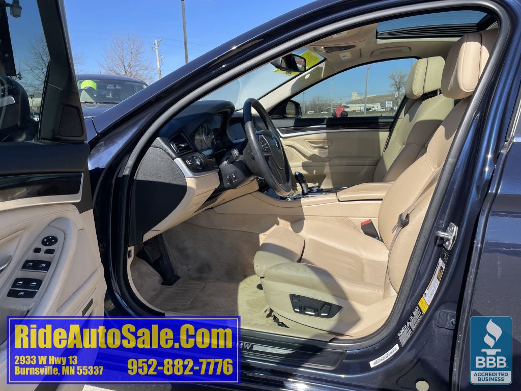 2013 BMW 5 Series Image 10