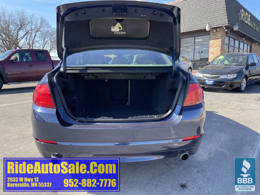 2013 BMW 5 Series Image 24