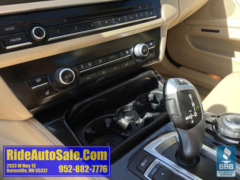 2013 BMW 5 Series Image 33